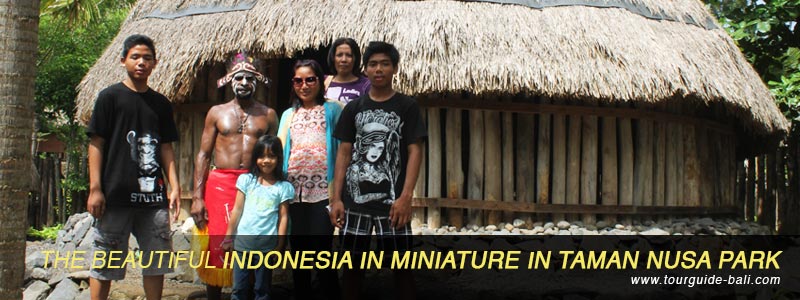 La Bella Indonesia En El Parque De Taman Nusa