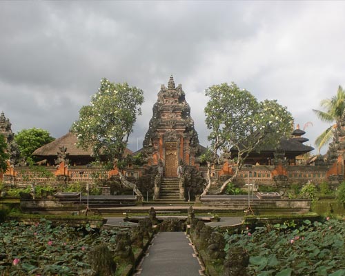 royal palaces ubud