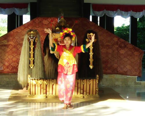 La Bella Indonesia En El Parque De Taman Nusa